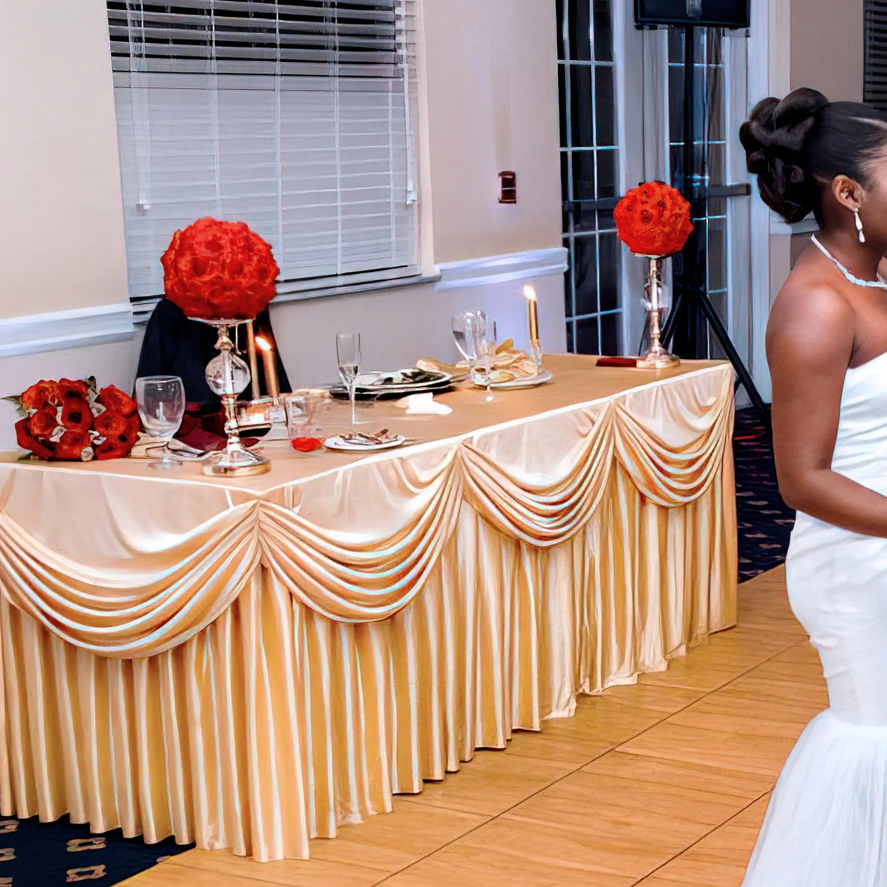 6 ft. Drape Chiffon All-In-1 Tablecloth/Pleated Skirt