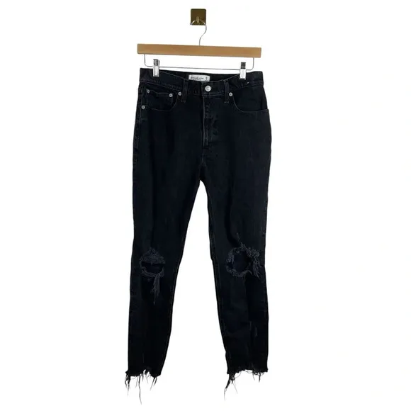 Abercrombie &amp; Fitch High Rise Distressed Mom Jeans in Black Size 28