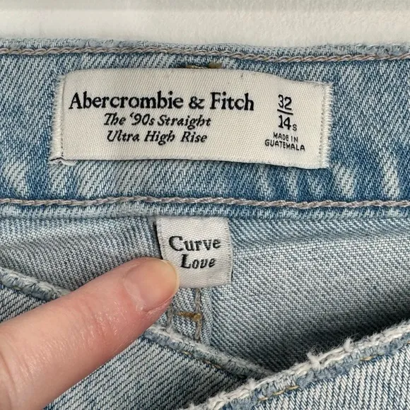 Abercrombie &amp; Fitch The 90s Straight Ultra High Rise Asymmetrical Waist 32/14S