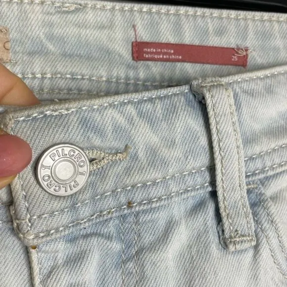 Anthropologie Pilcro‎ Mid Rise Slim Boyfriend Light Blue Distressed Jeans 25