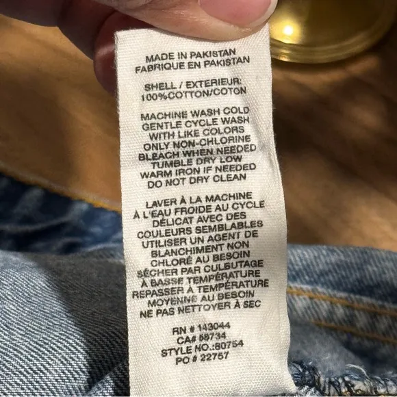Avec Les Filles Size 30 Medium Washed Distressed Straight Leg Raw Hem Jeans