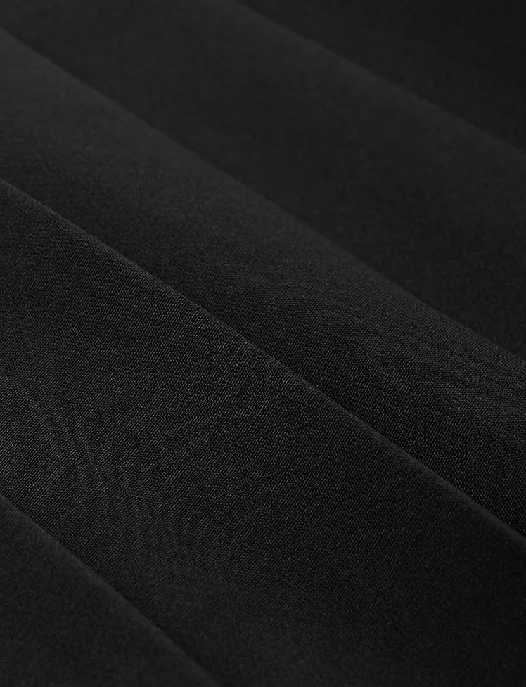 Buckle Slit Pleated Skirt