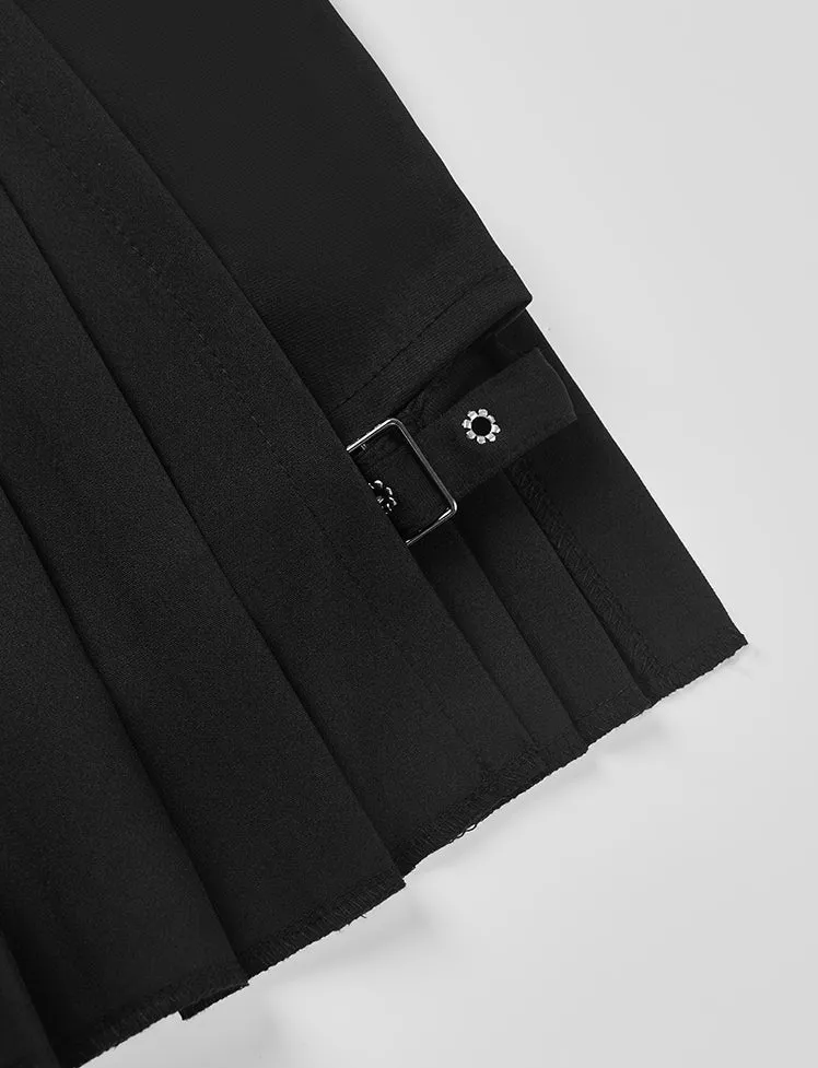 Buckle Slit Pleated Skirt