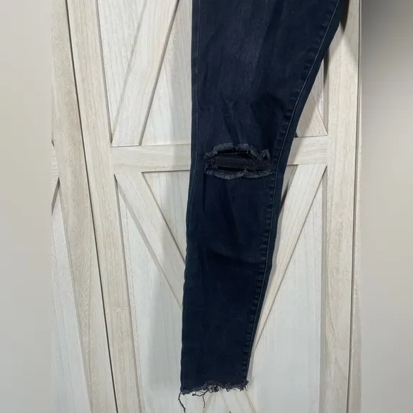 FRAME Le High Skinny Jeans Distressed