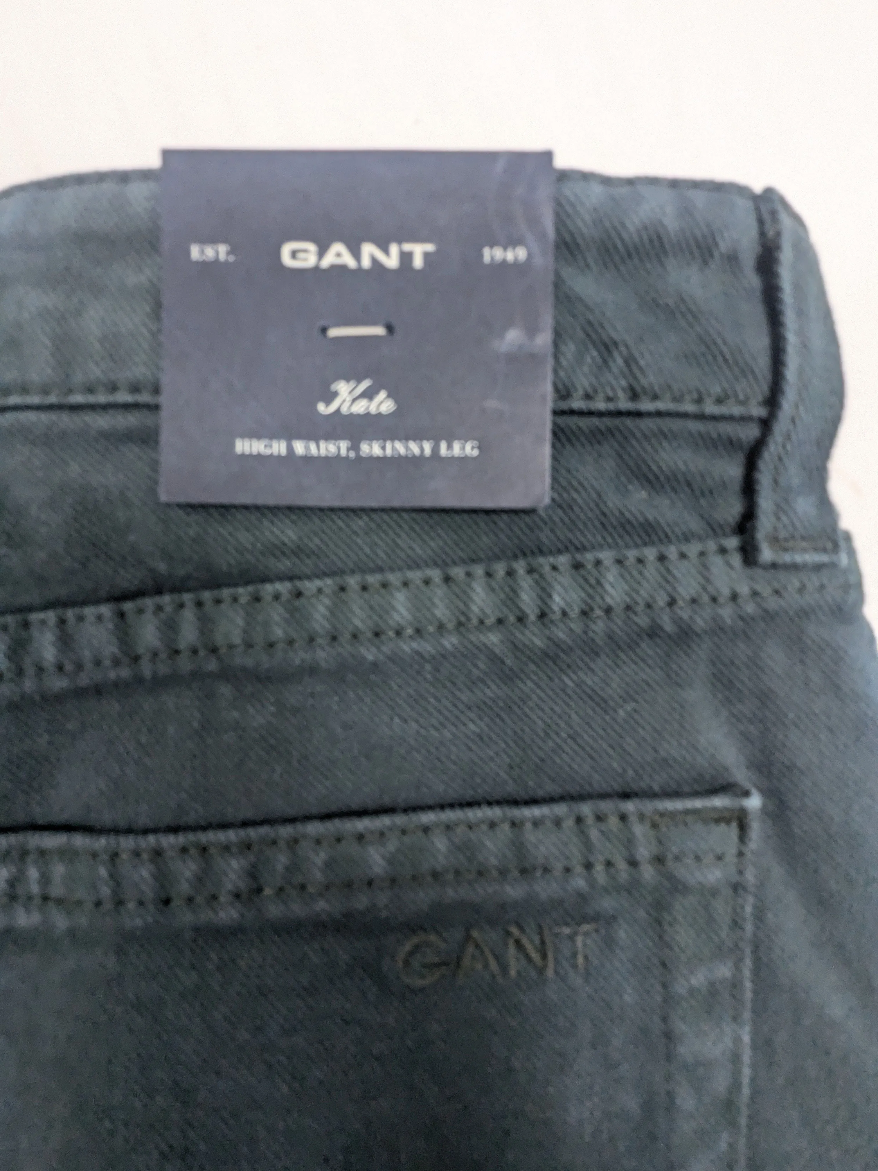 GANT Women's Tartan Green Kate Colored Twill Jeans 410143 Size 28/32 NWT