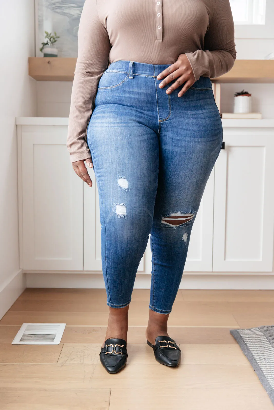 Get Together Mid-Rise Skinny Jegging by Judy Blue