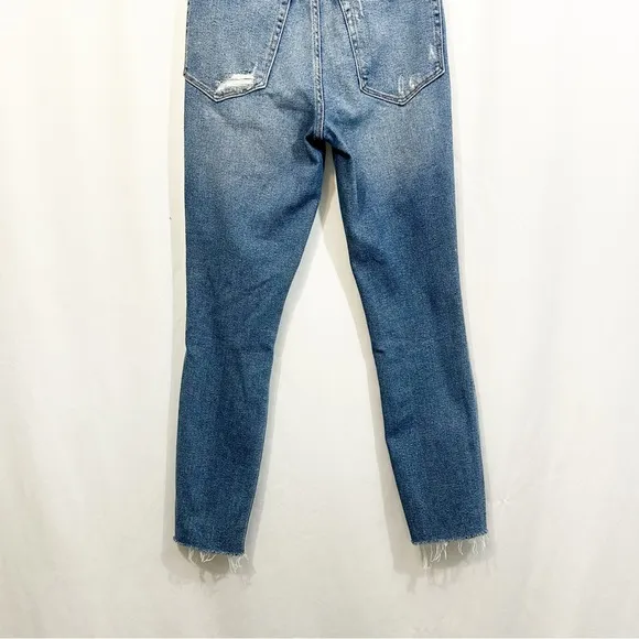 Good American Good Curve Slim High Rise Jeans in Blue411