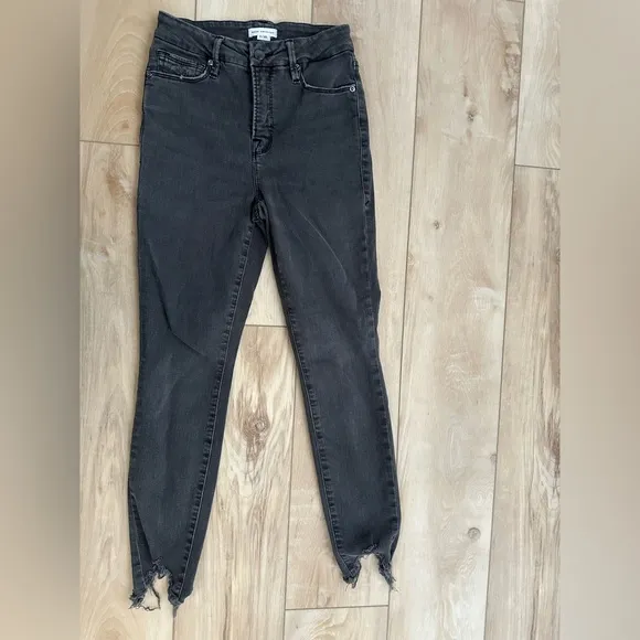 GOOD AMERICAN SKINNY DISTRESSED JEANS