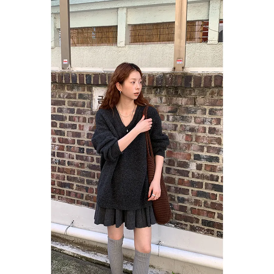 gray knitted pleated skirt