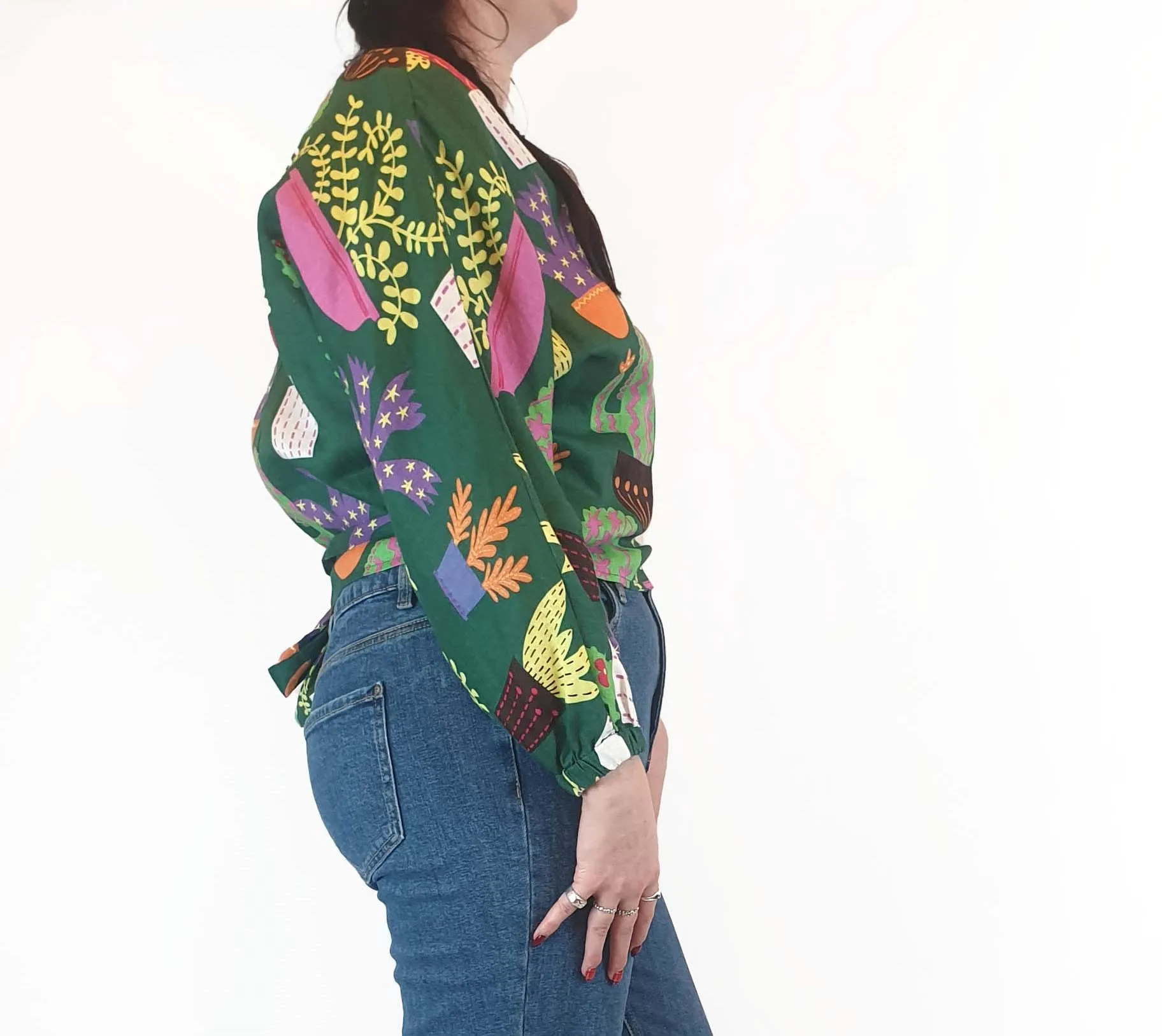 Jericho Road cropped green "crazy cactus" print wrap top size 12