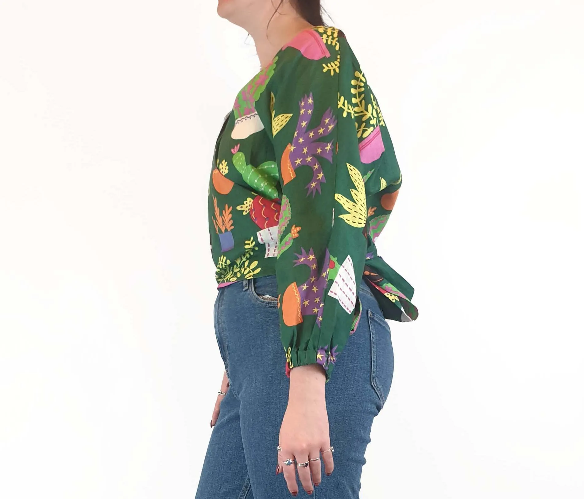 Jericho Road cropped green "crazy cactus" print wrap top size 12