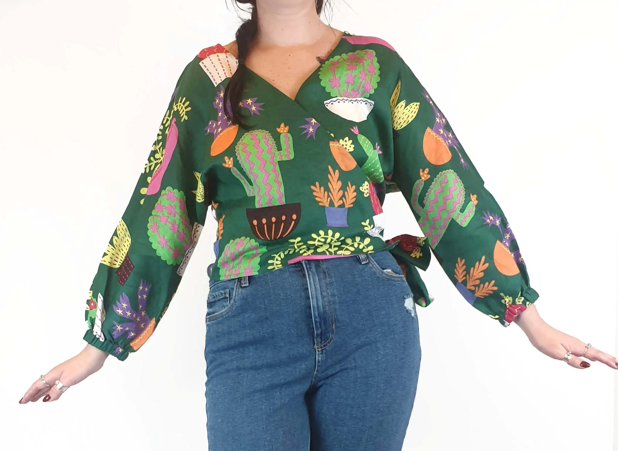 Jericho Road cropped green "crazy cactus" print wrap top size 12