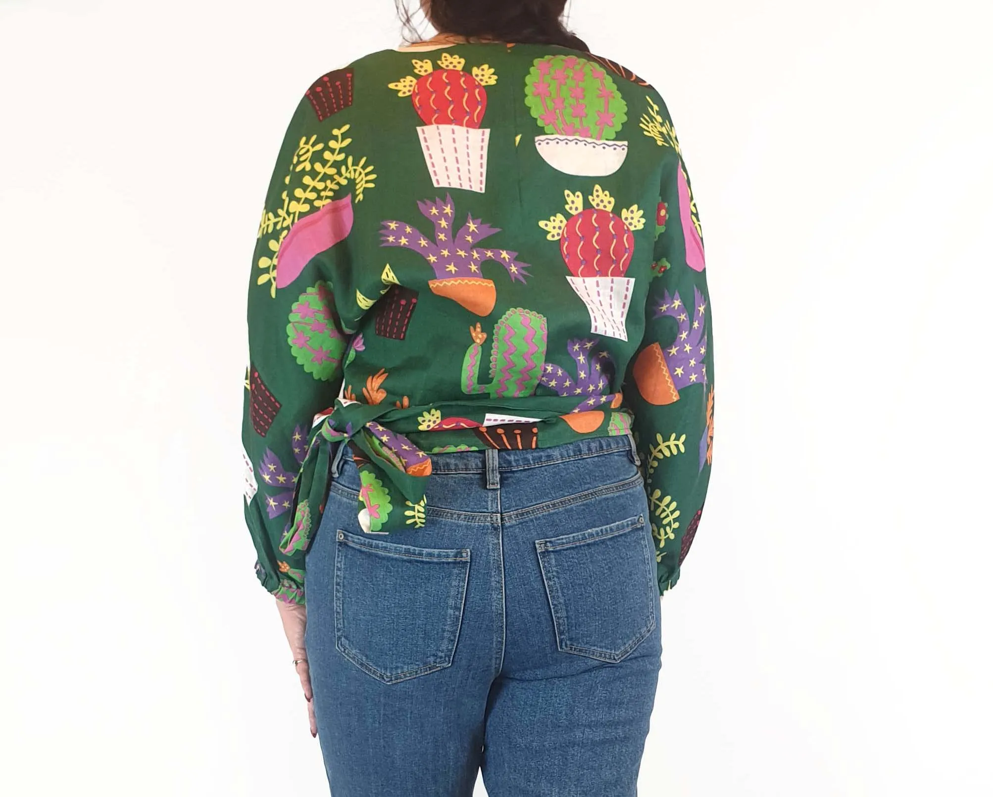 Jericho Road cropped green "crazy cactus" print wrap top size 12