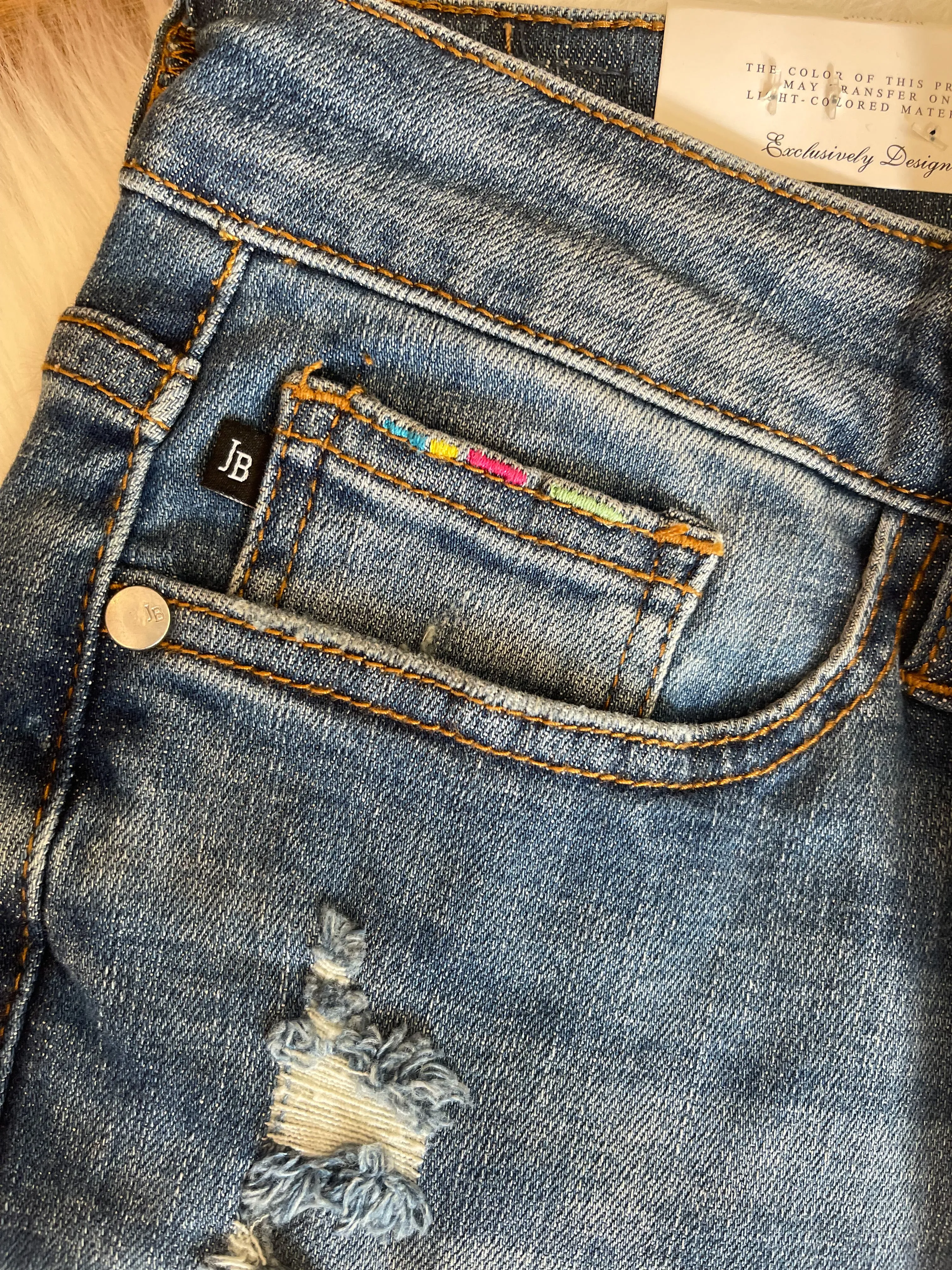 Judy Blue || Marsha Bright Pop Embroidery Pocket Mid Rise Skinny