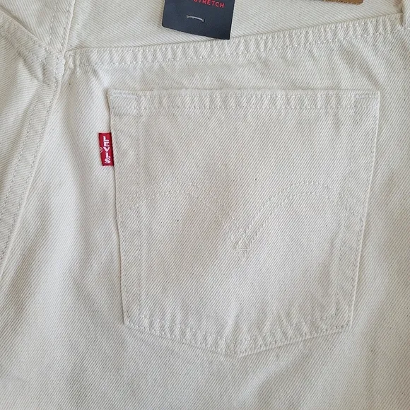 Levis 501 High Rise Distressed Raw Hem Cream Colored Cutoff Jeans Shorts
