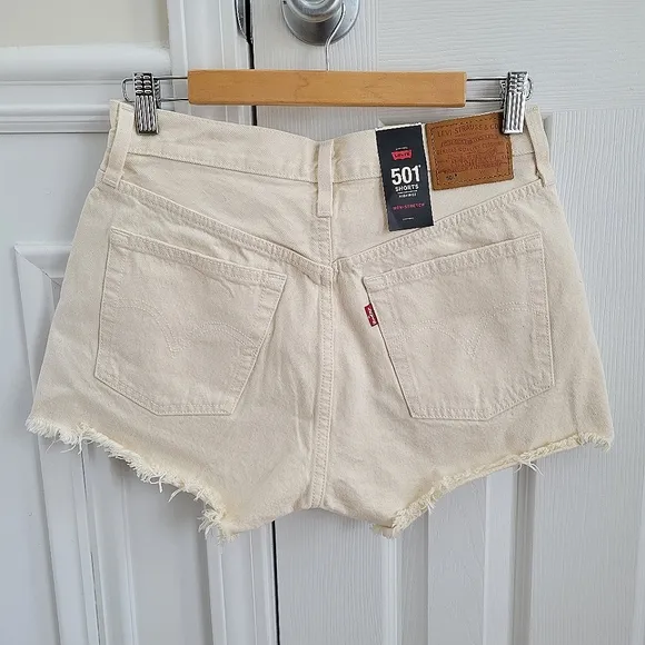 Levis 501 High Rise Distressed Raw Hem Cream Colored Cutoff Jeans Shorts