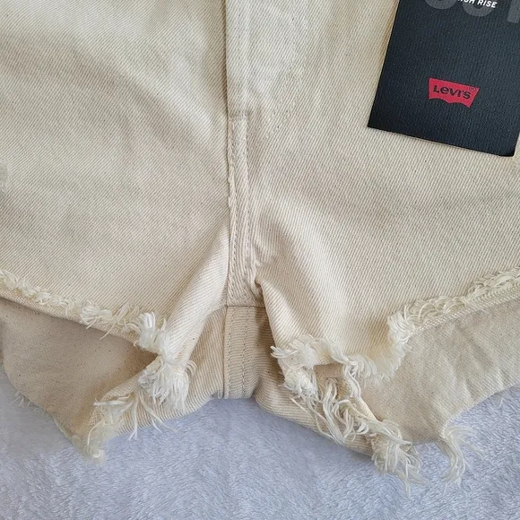 Levis 501 High Rise Distressed Raw Hem Cream Colored Cutoff Jeans Shorts