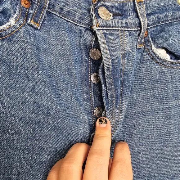 Levi’s Wedgie Raw Hem Denim Jeans Distressed button fly womens size 26