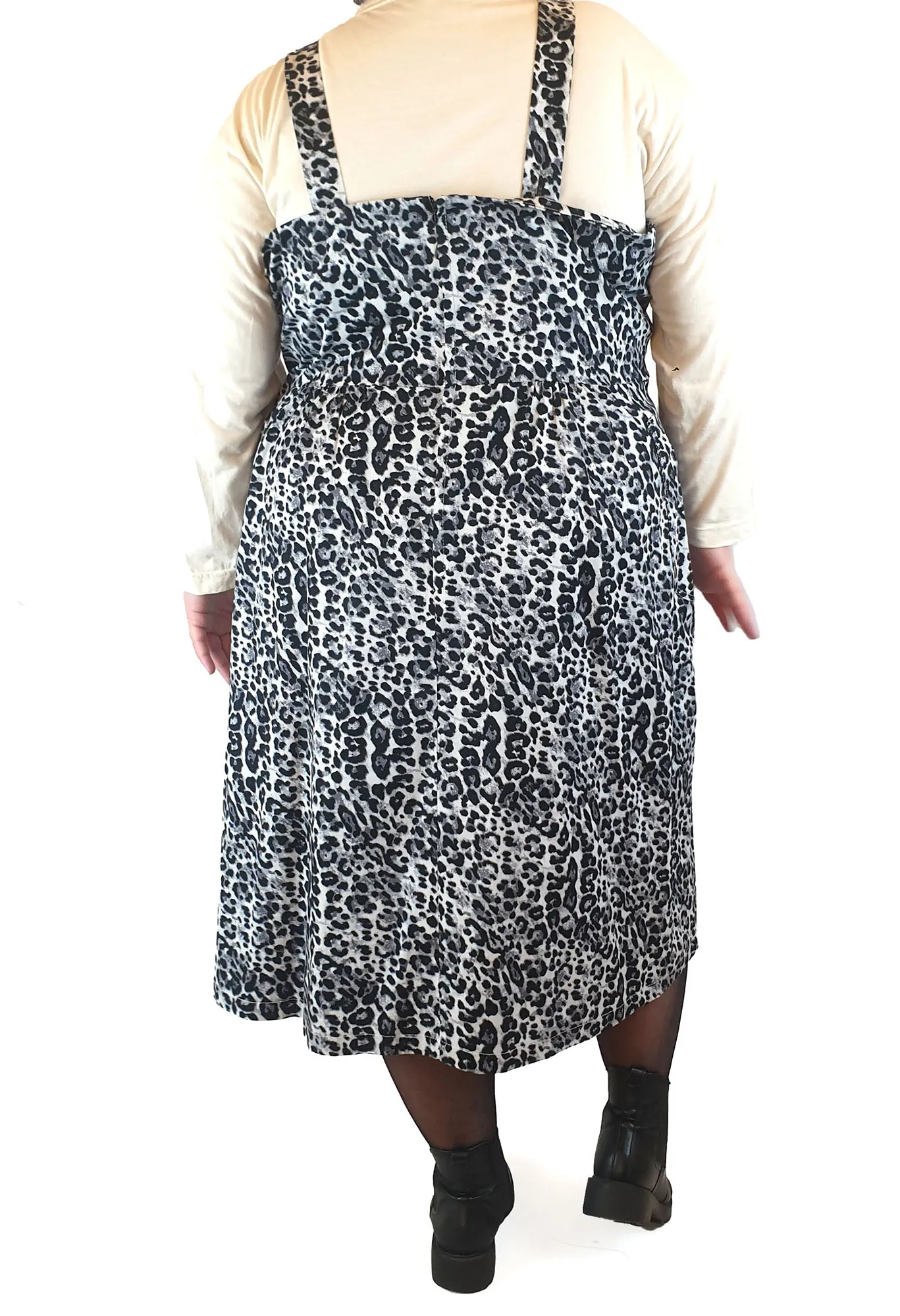 Made590 black leopard print sleeveless dress size 4XL