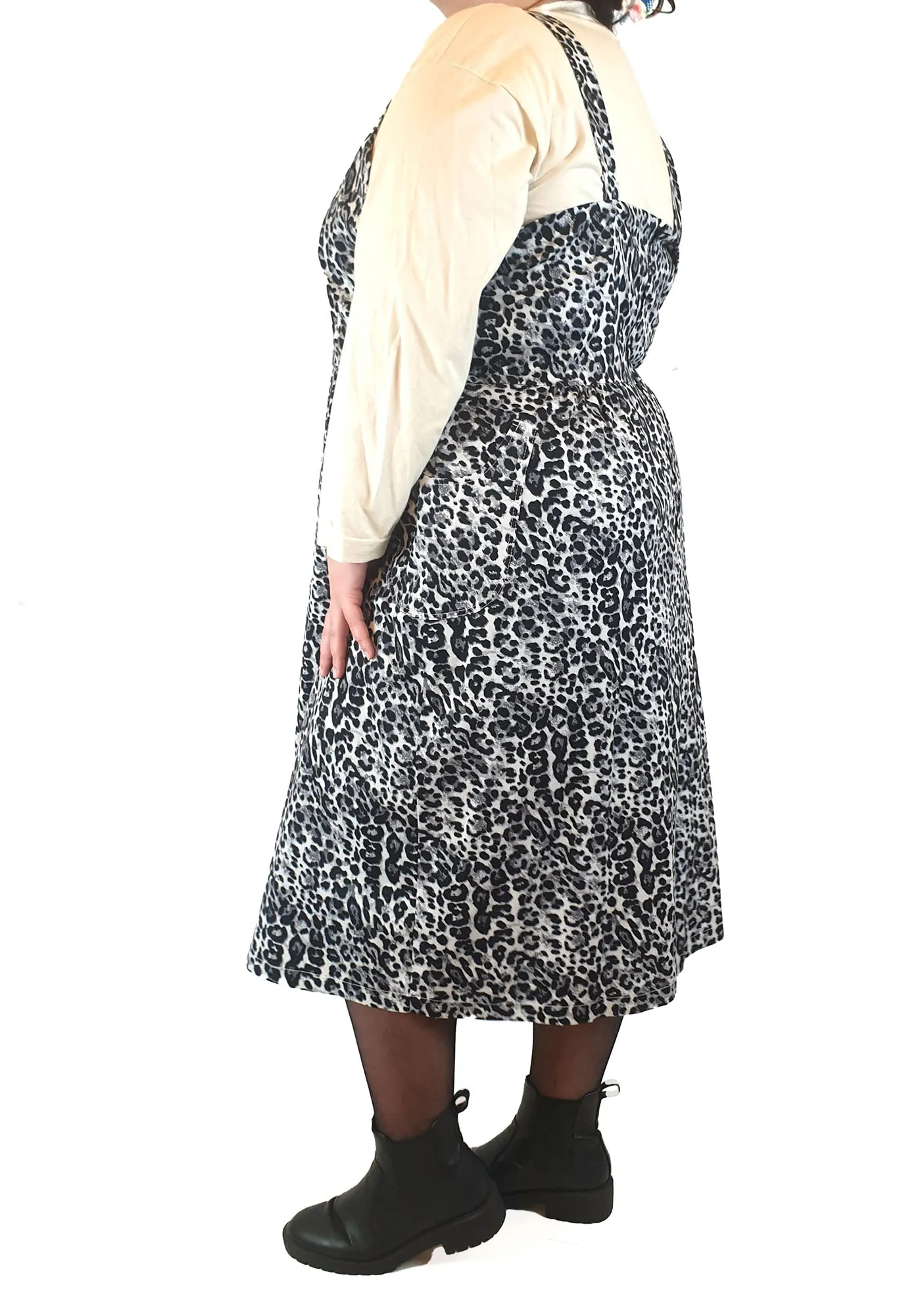 Made590 black leopard print sleeveless dress size 4XL