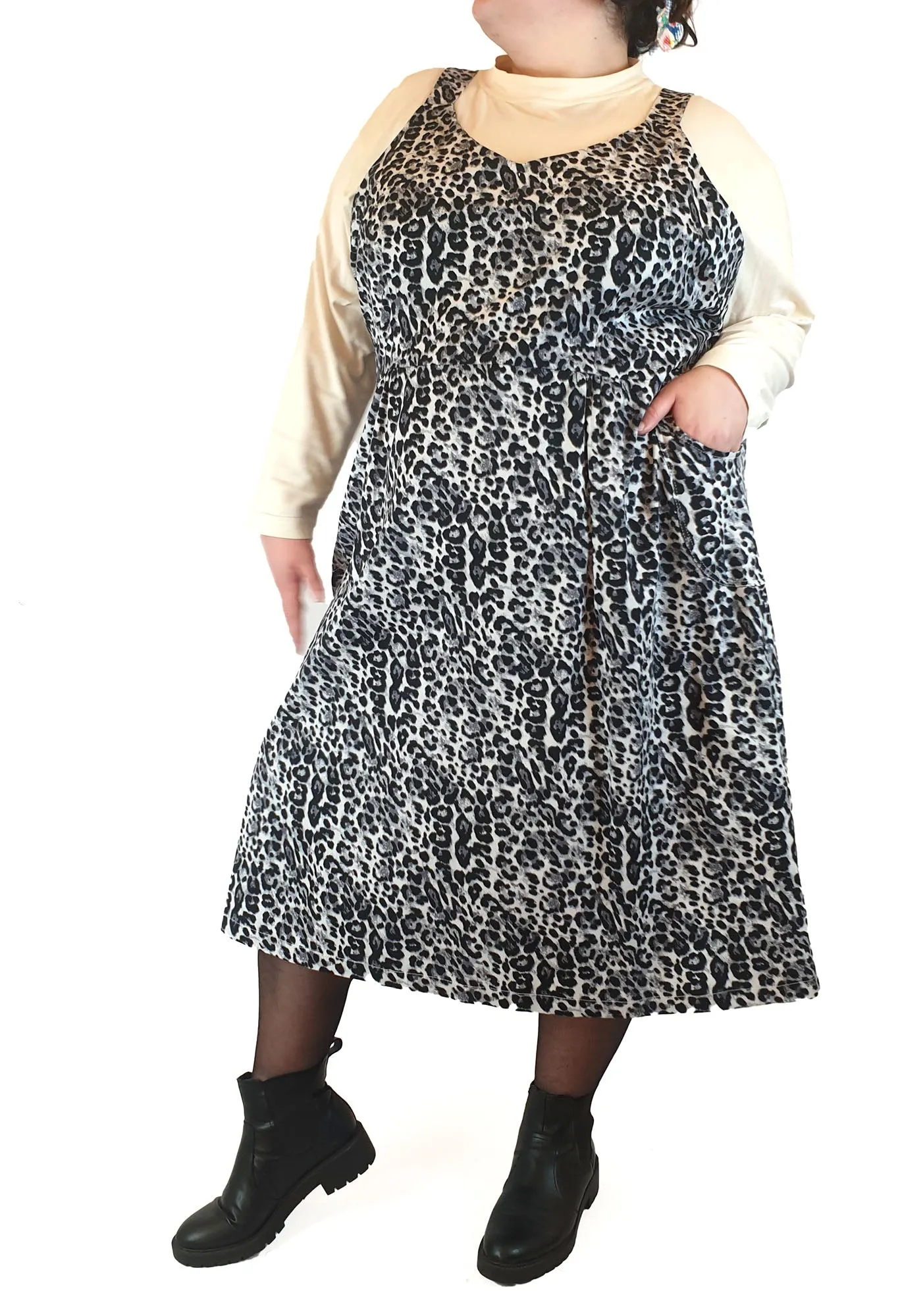 Made590 black leopard print sleeveless dress size 4XL