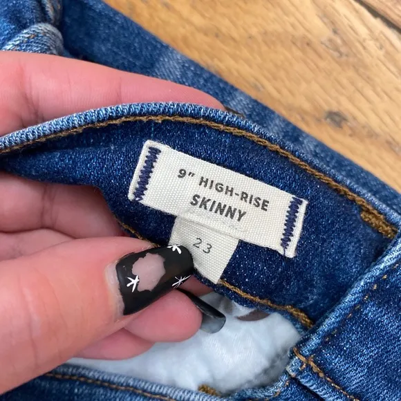 Madewell 9” High Rise Skinny Jeans Released Hem Size 23
