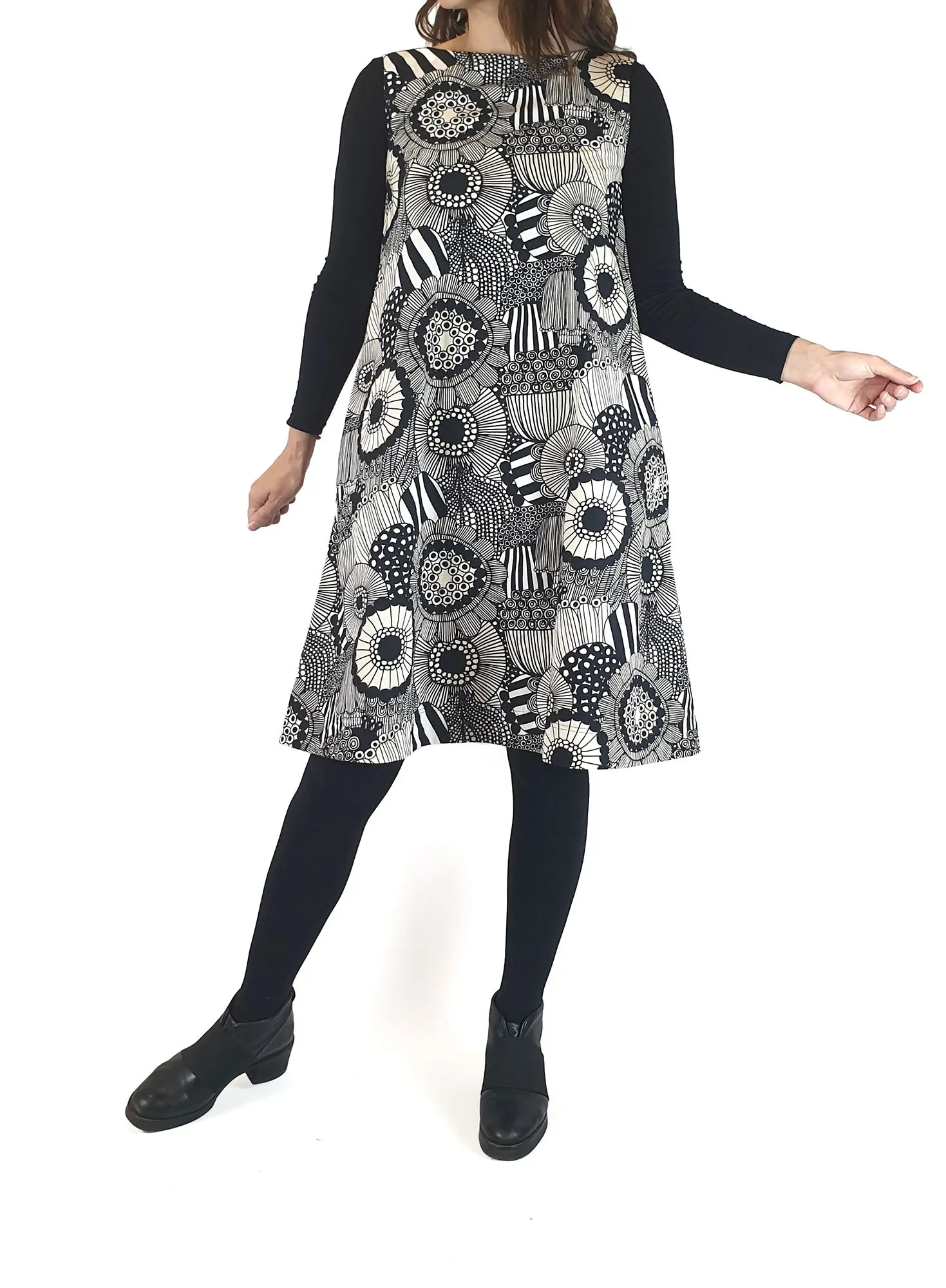 Marimekko   Uniqlo sleeveless black print dress size XS