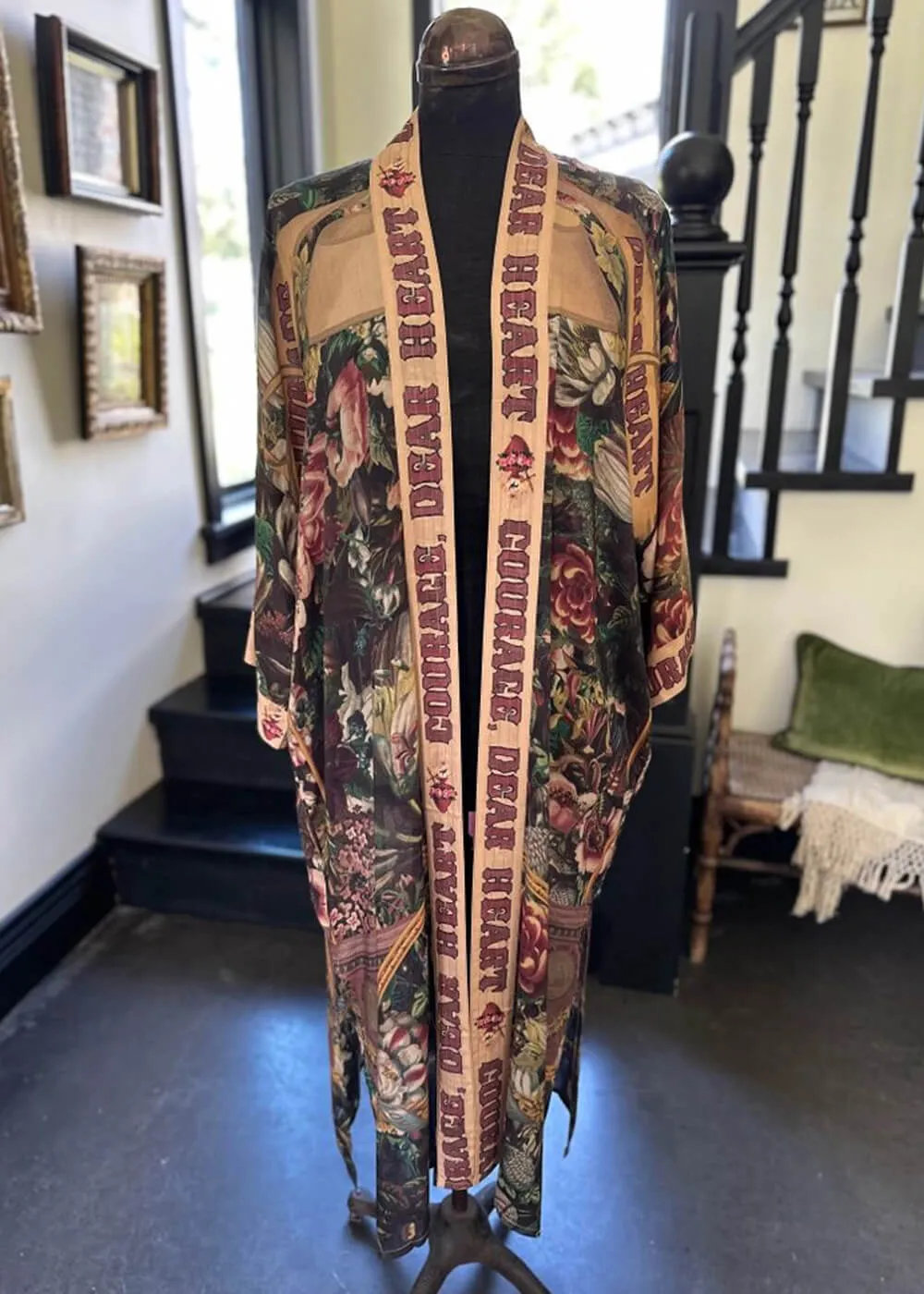 Market Of Stars Courage Dear Sacred Heart Lange Kimono Multi
