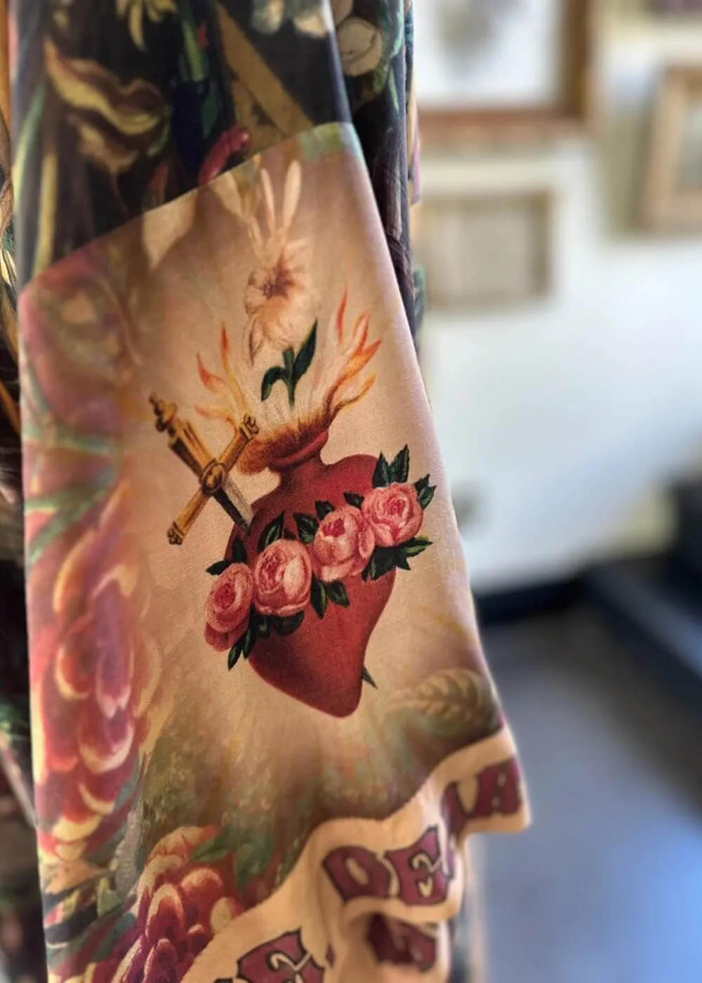 Market Of Stars Courage Dear Sacred Heart Lange Kimono Multi