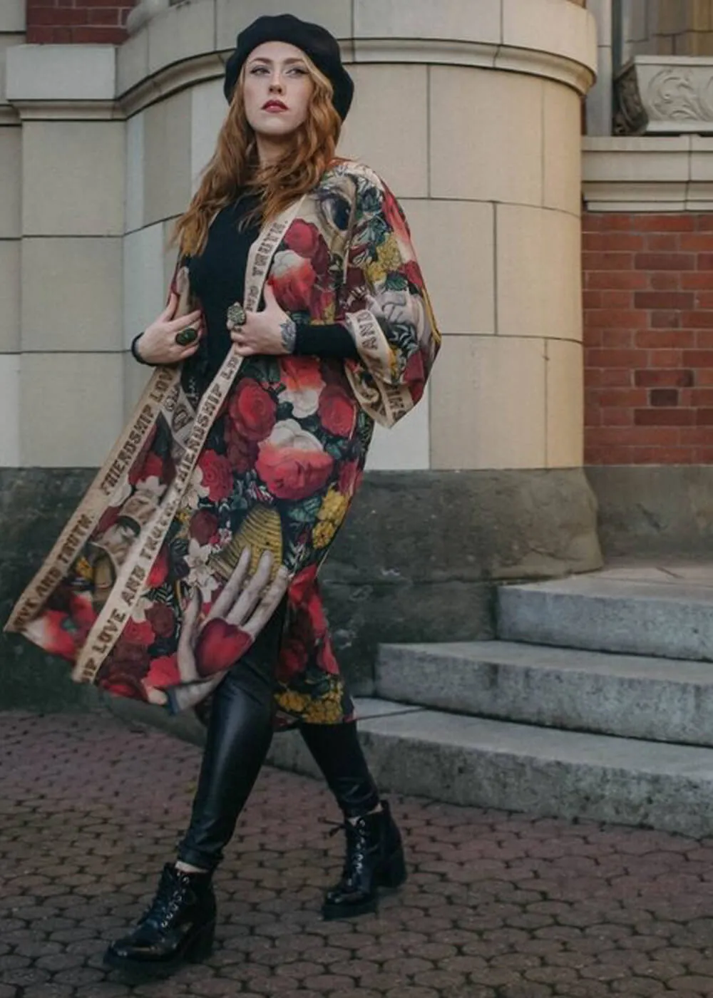 Market Of Stars Friendship Love and Truth Lange Kimono