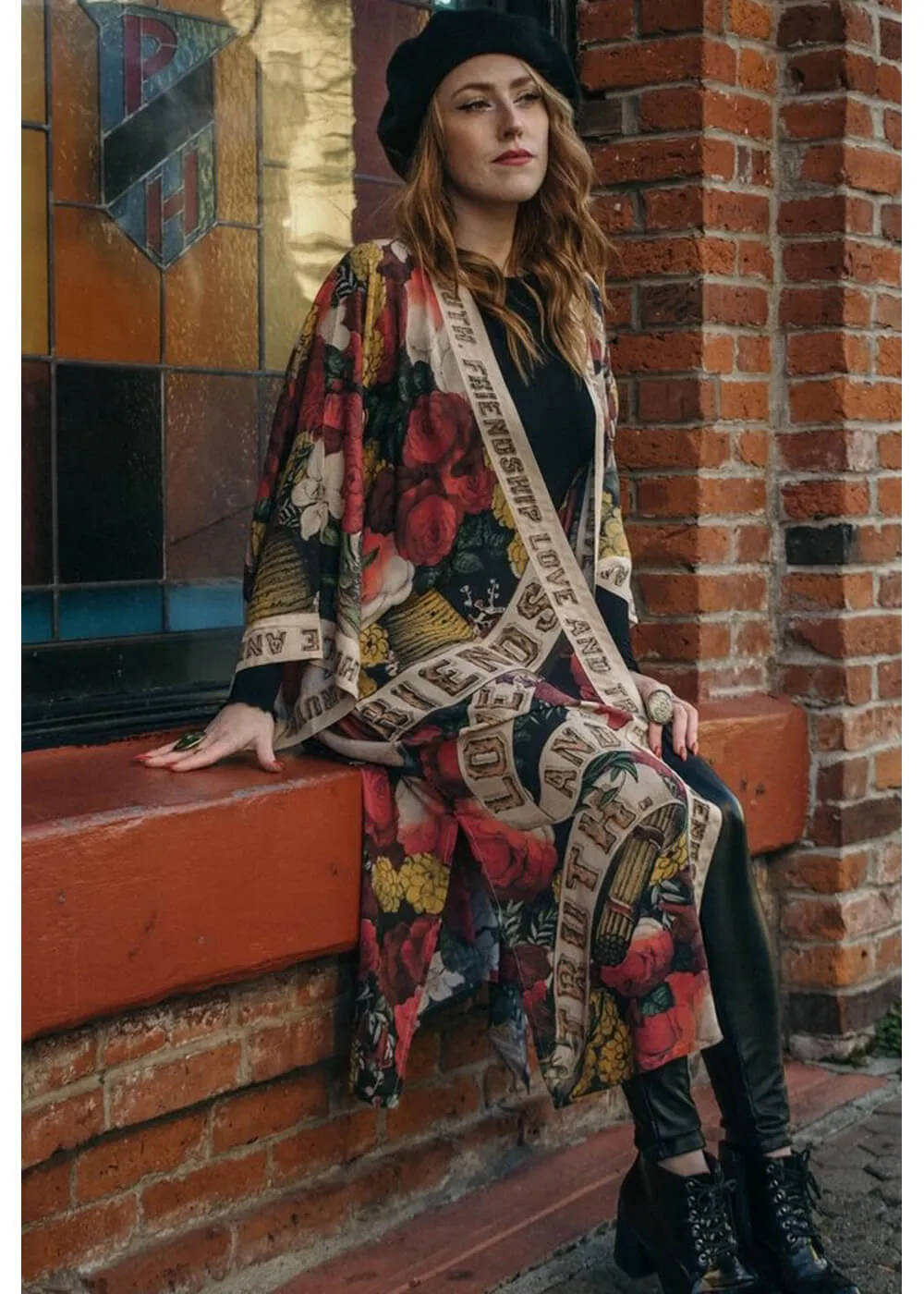 Market Of Stars Friendship Love and Truth Lange Kimono