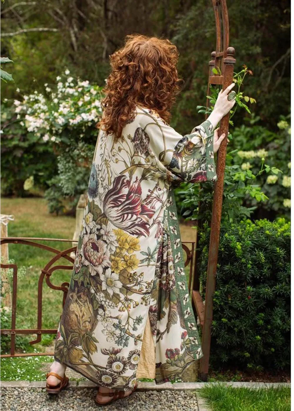 Market Of Stars Love Grows Wild Long Kimono