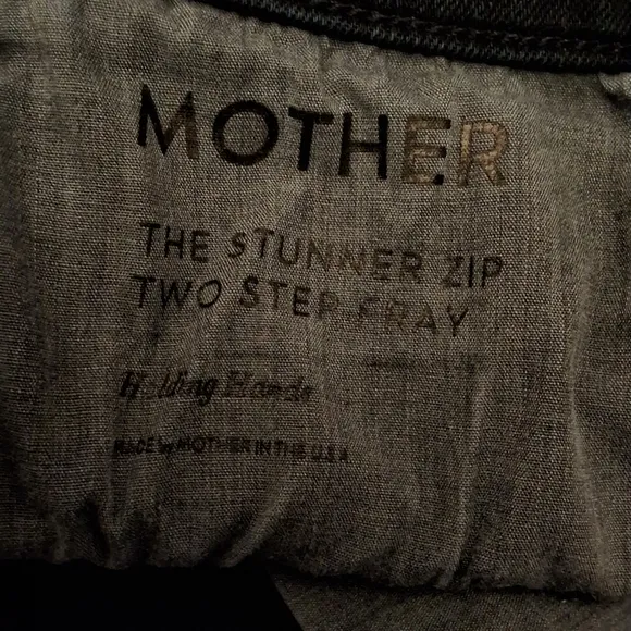 Mother The Stunner Zip Two Step Fray in Holding Hands Wash Size 27