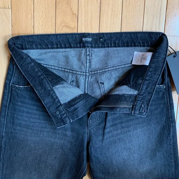 NWT Hudson Jeans Distressed Sloane Short Sz 26