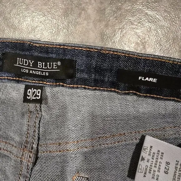 NWT Judy Blue Madison High Rise Tummy Control Top Distressed Flare - Size 9 / 29