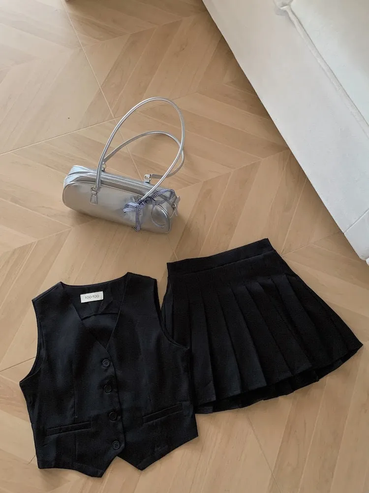 old money style V-neck vest   pleated skirt suit