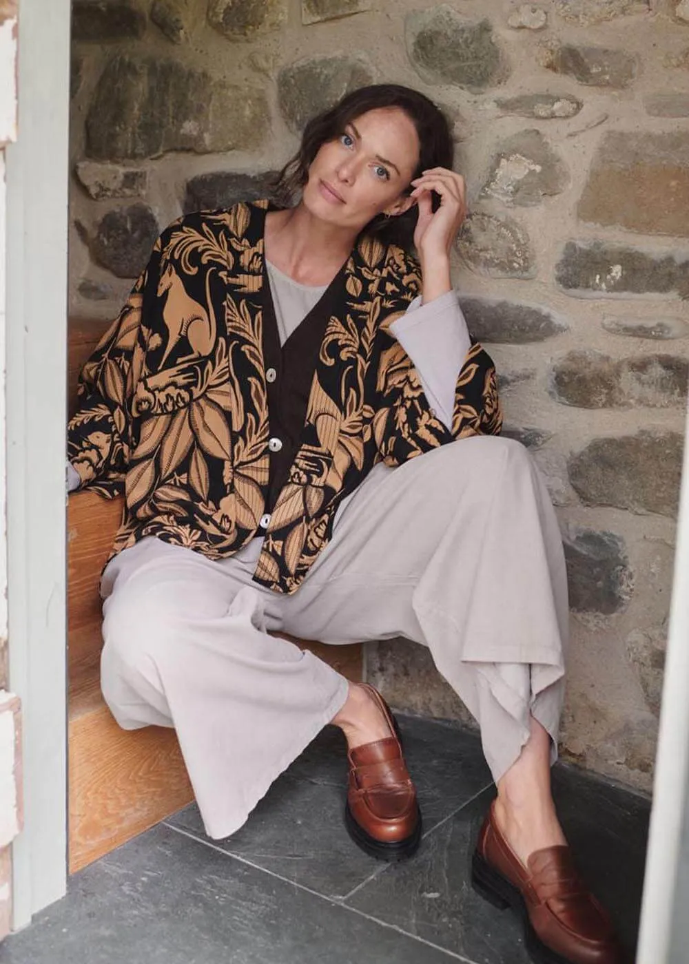 One Hundred Stars Sphinx Crepe Korte Kimono Zwart