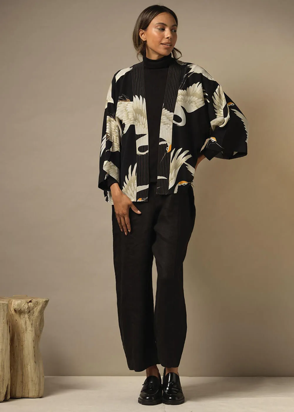 One Hundred Stars Stork Crepe Korte Kimono Zwart