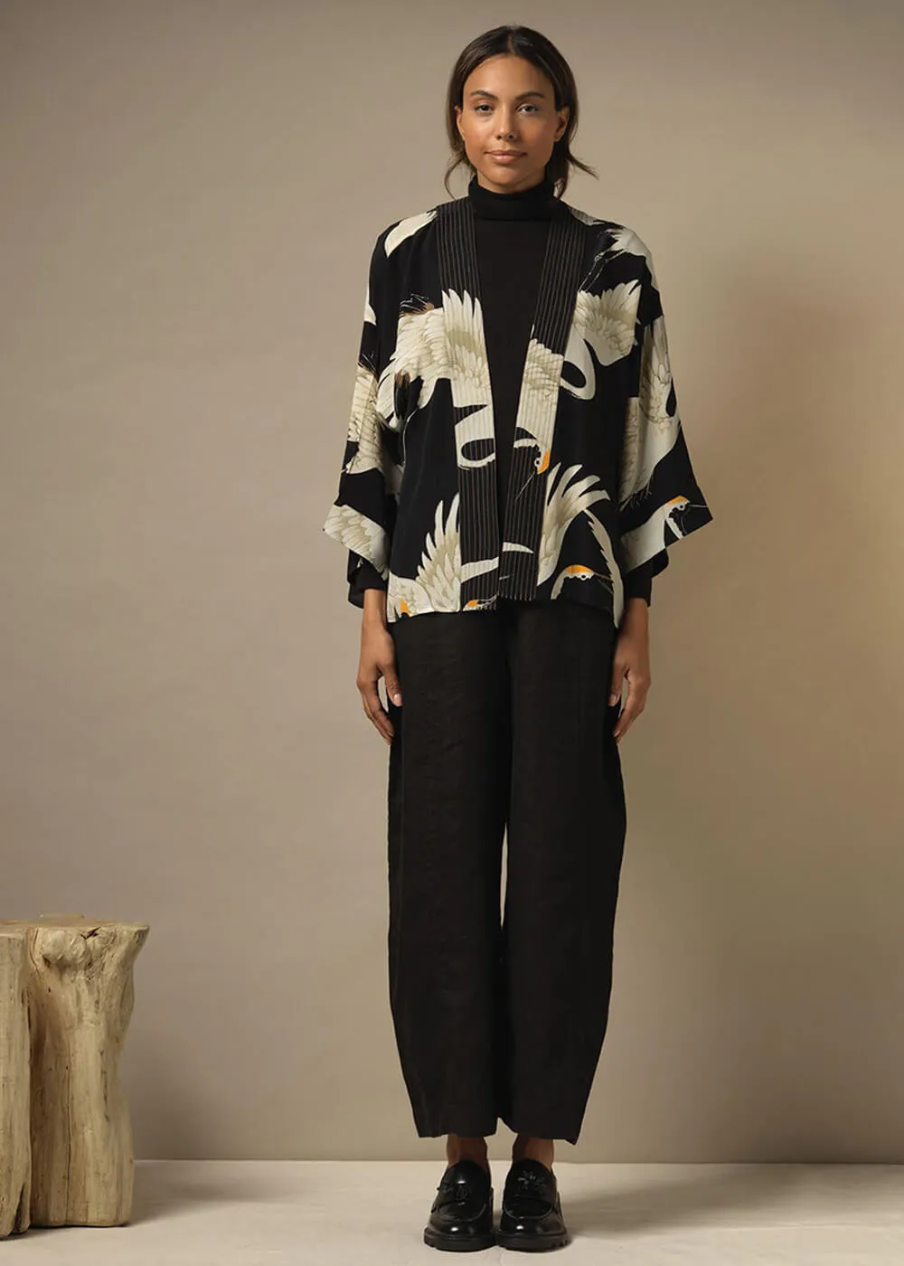 One Hundred Stars Stork Crepe Korte Kimono Zwart