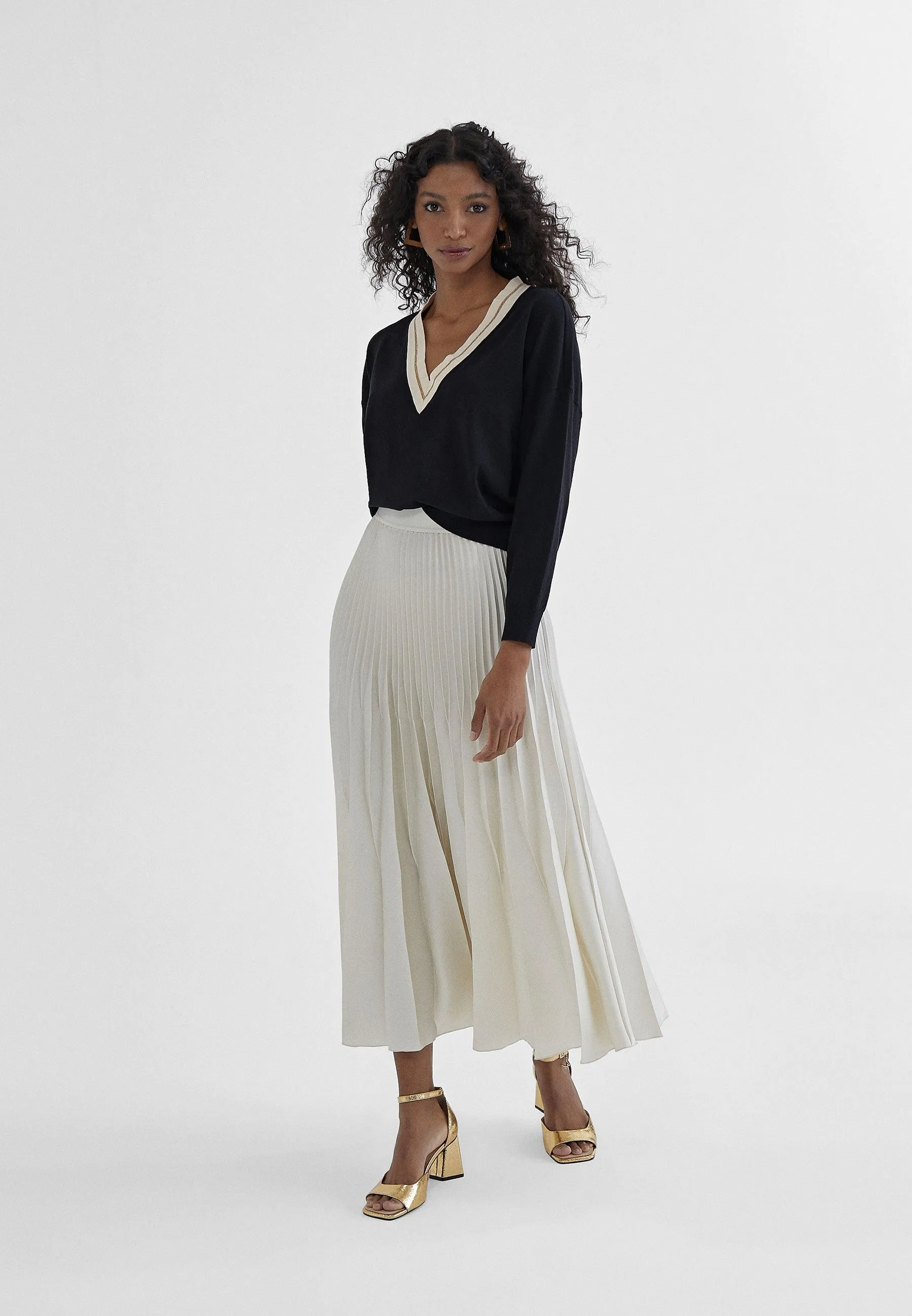 Pleated midi skirt