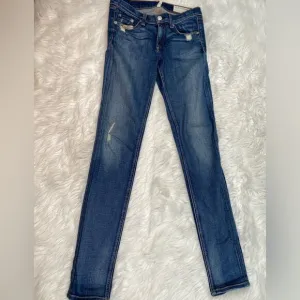 Rag &amp; Bone Women's Distressed Skinny Jeans Blue Destroyed Size 26