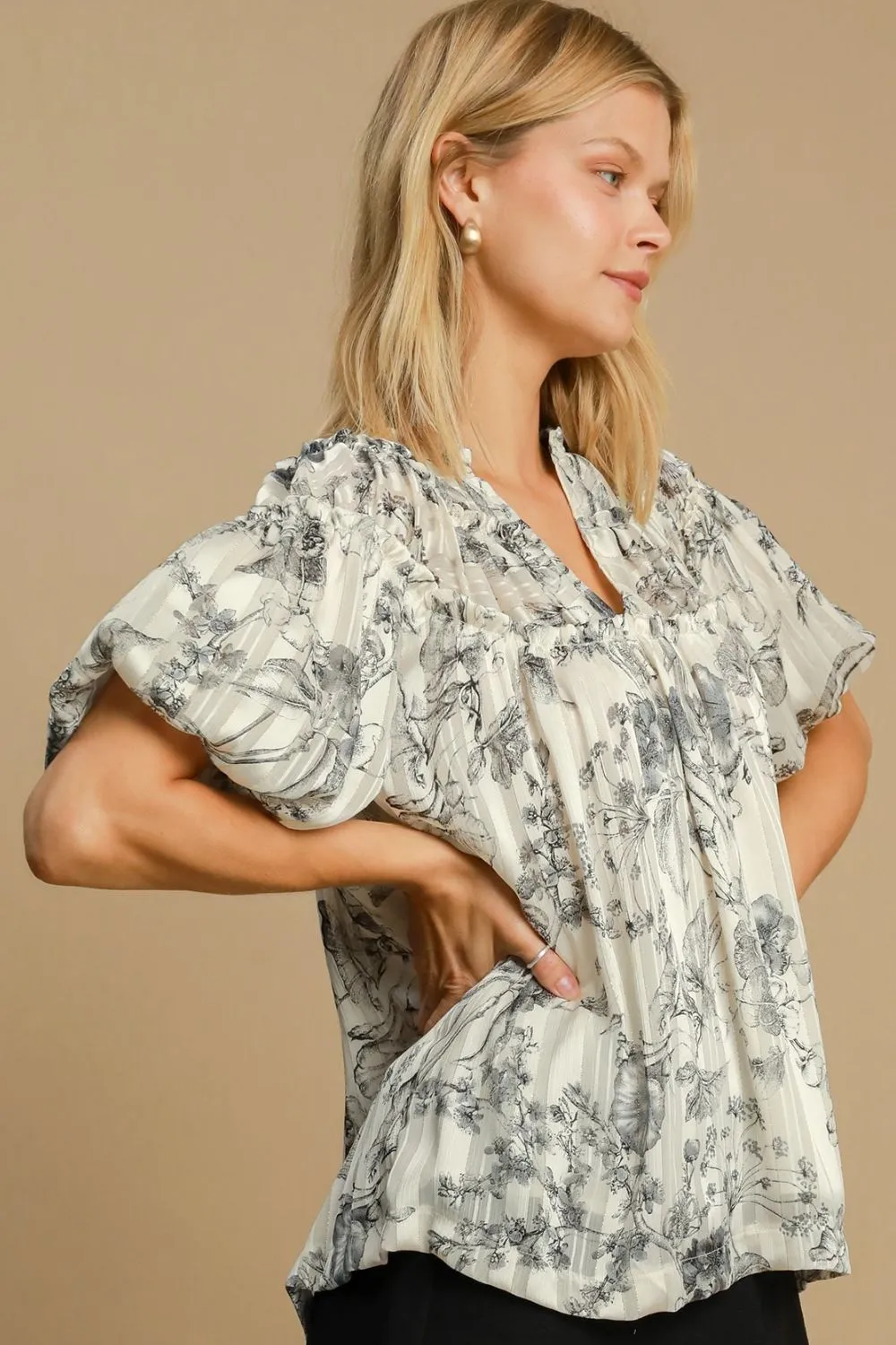 Umgee Floral Print Metallic Ruffle Blouse