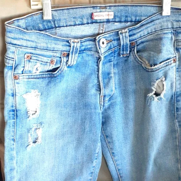 VINTAGE LEVI’S Special Edition Denim distressed Jeans Pants Flared hem Waist 16