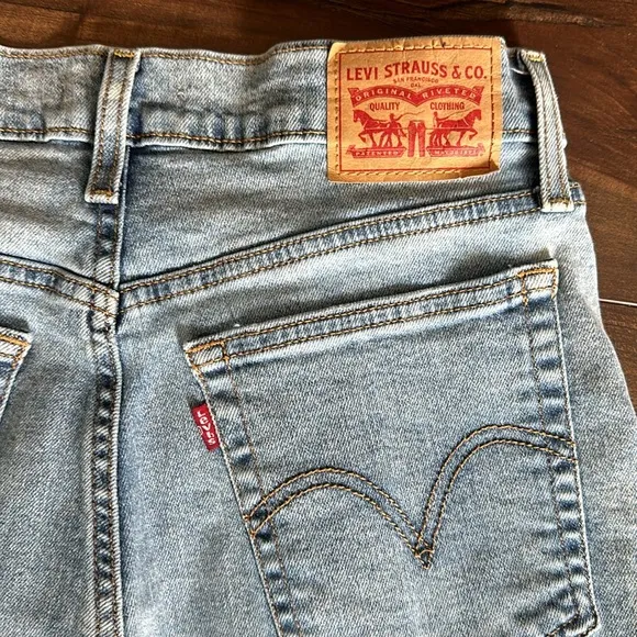 Wedgie Straight Fit Jean