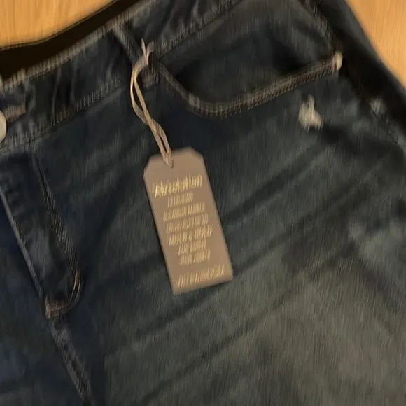 Wit &amp; Wisdom New Absolution Distressed Jeans 24W