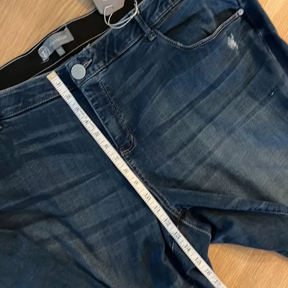 Wit &amp; Wisdom New Absolution Distressed Jeans 24W