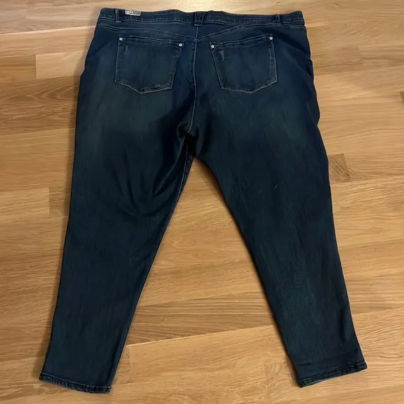 Wit &amp; Wisdom New Absolution Distressed Jeans 24W